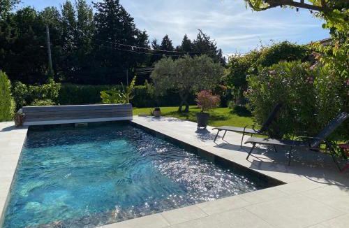 Aubignan House | Le Gîte au calme d'Aubignan 4 personnes, 1 chambre