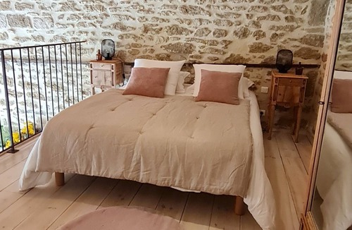 Grillon House | LE MAS DE LA Dame Jeanne-gîte LA Verriere-location DE Vacances-provence-2 Pers