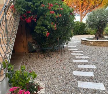 Rochegude Bed & Breakfast | Le Mas des Vignes en Drome provençale