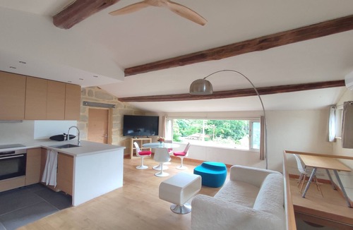 Saint-Quentin-la-Poterie Apartment | Le Mas des 2 Tilleuls – Charming Apartment near Uzès