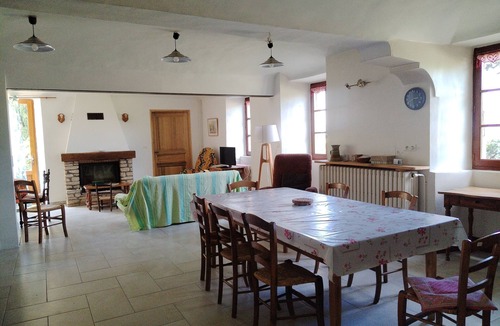 Chabrillan House | Le Mas Gorce offers a peaceful country setting, with a spacious exterior.
