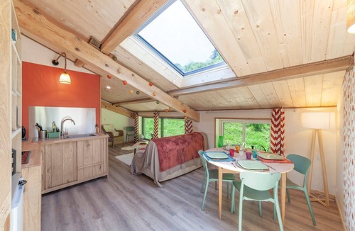 Vosbles-Valfin Apartment | Le Nid de Bluenn - One Bedroom Apartment, Sleeps 5