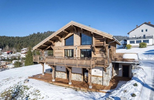 Xonrupt-Longemer Ski Chalet | Le Perrus Chalet with Spa and sauna 200m from the lake
