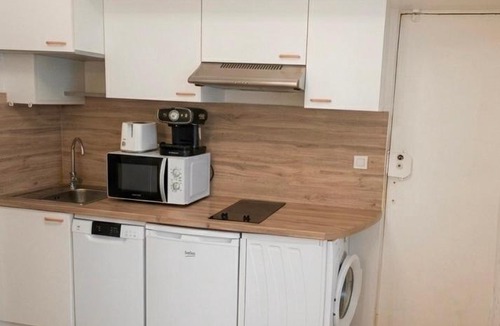 Louis Bertrand-Mirabeau-Semard Apartment | Le Petit Chevron - Mini Studio aux portes de Paris