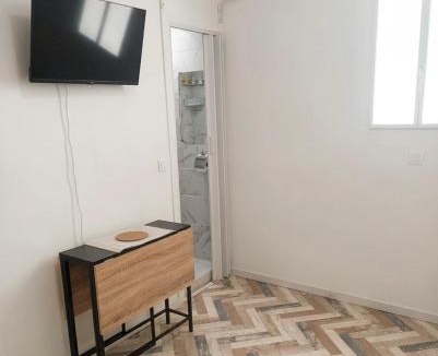 Louis Bertrand-Mirabeau-Semard Apartment | Le Petit Chevron - Mini Studio aux portes de Paris