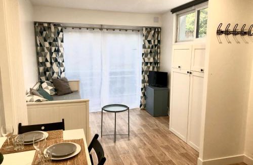 Velizy-Villacoublay Apartment | Le Petit Ekrin des Ursines