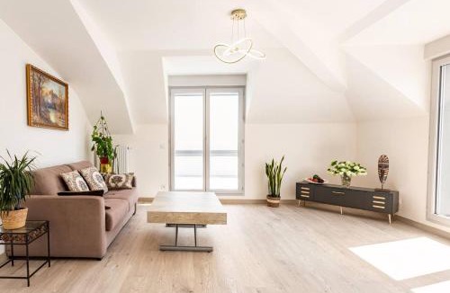 Villebon-sur-Yvette Apartment | Le Petit Roof Top