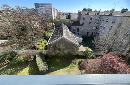 Vitry-sur-Seine Apartment | Le Petit Rosier in Vitry-sur-Seine, 20 minutes from central Paris and Orly airport