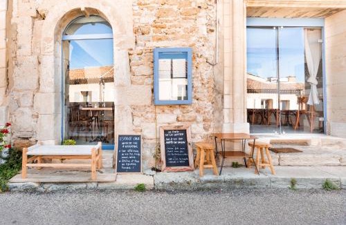 Grignan House | Le Pied de la Lettre