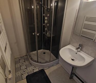 Up 1.5 Saint-Ferreol Apartment | Le polygone wifi parking proche