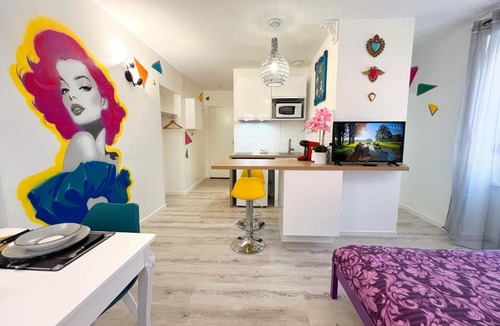 Belfort Apartment | Le Pop Art - Studio near Train Station - 2 people