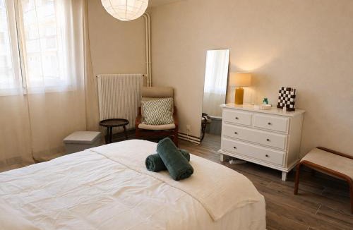 Besancon Apartment | Le Refuge Contemporain