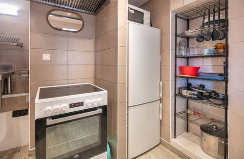 Saint-Geoire-en-Valdaine Apartment | Le Refuge de Valdaine - Joli studio climatisé