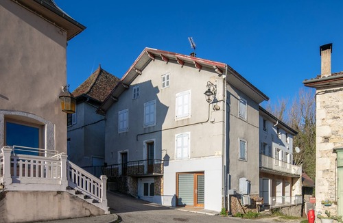 Saint-Geoire-en-Valdaine Apartment | Le Refuge de Valdaine - Joli studio climatisé