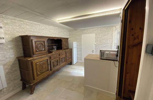 Sermizelles House | Le Refuge du Jardin de l'Impériale (sleeps 5), garden (600 m²), barbecue, ping pong