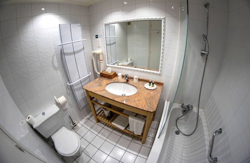 Sauvigny-le-Bois Hotel | Le relais fleuri, Hôtel et restaurant Logis - Avallon