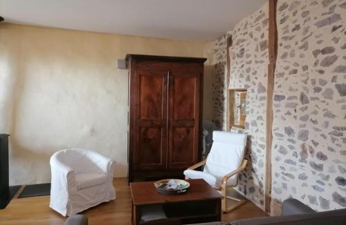 Anglards-de-Saint-Flour Apartment | Le Relais d'Anglards