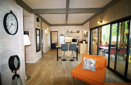 Doucier House | LE RENARD AIR-CONDITIONED WOODEN HOUSE