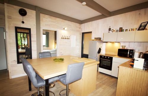 Doucier House | LE RENARD AIR-CONDITIONED WOODEN HOUSE