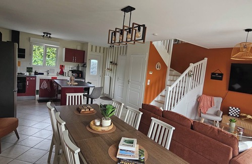 Villefargeau House | Le Renoir Family Vacation Rental (10 people) Near Auxerre and the vineyards.