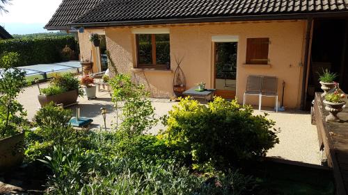 Cranves-Sales Apartment | LE ROSSIGNOL