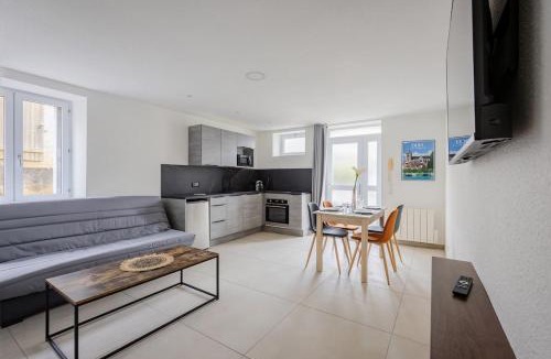 Paroisse Saint-Vincent-de-Paul Apartment | Le Royal Dole - Parking Gratuit - Appartement Moderne & Cosy