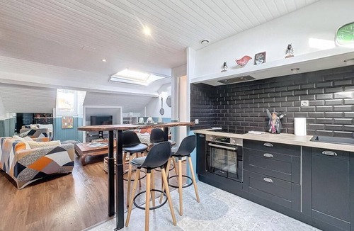 Creuzier-le-Vieux Apartment | "Le Salignat" Air-conditioned, Center, Near thermal baths