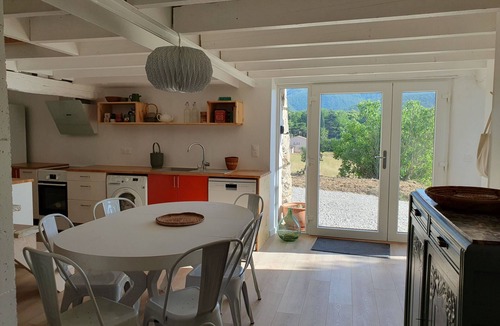 Dieulefit House | Le Satelas, charming gîte in Dieulefit, Drôme provençale with exceptional view
