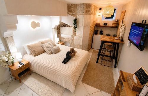 Charentenay Apartment | Le studio de campagne et son four à pain