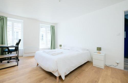 Cherbourg-en-Cotentin Apartment | Le Triplex du Vœu Spacious Apartment