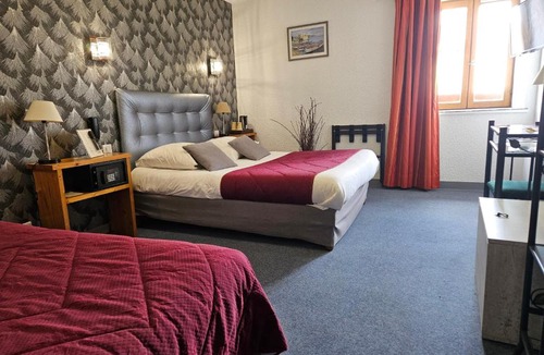 Hieres-sur-Amby Hotel | Le Val d'Amby