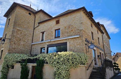Hieres-sur-Amby Hotel | Le Val d'Amby