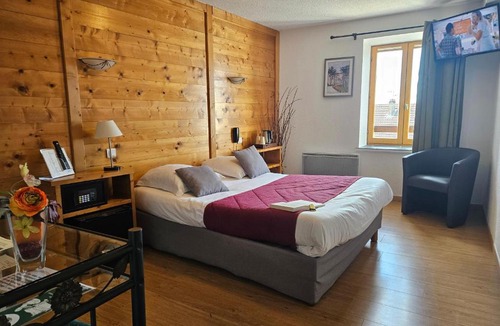 Hieres-sur-Amby Hotel | Le Val d'Amby