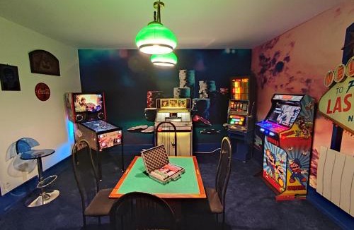 Champagnole Apartment | LE VEGAS Logis de luxe avec salle de jeux