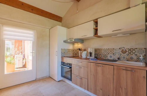 Tulette Apartment | 'Le Ventoux', Wi-Fi and Air Conditioning