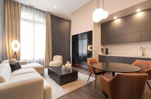 Macon Apartment | Legend Majestic - Baignoire chaussure - TV Miroir - Parking Privé GRATUIT