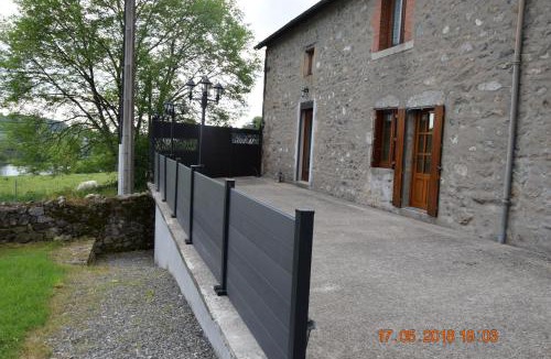 Arleuf House | LES ARLEUQUINS