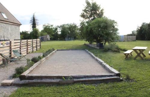 Corgengoux House | Les Blés Dorés maison 3 chambres et Les Graines de Lin maison 3 chambres, 2 gites indépendants avec moutons et piscine, à côté de Beaune