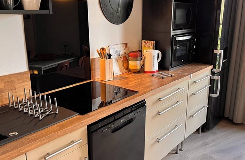 Aubenas Apartment | Les Capucines - Near Les Thermes de Vals - Terrace & Parking - Charging station