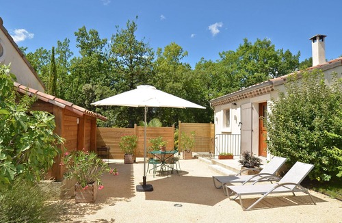 Mirabel-et-Blacons House | Les Cerisiers Vacation Rental: Le Figuier, surrounded by nature and just a stone's throw from the Drôme River