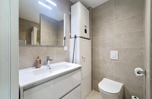 Coudes Apartment | Les chambres de Coudes N5,clim, proche A75