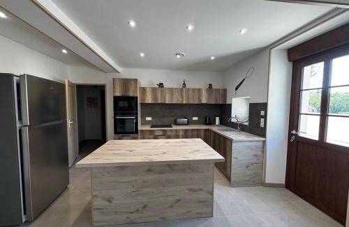 Etais-la-Sauvin House | Les Champs Fleuris Gîte pour 10 personnes