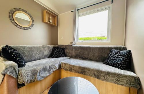 Les Mathes Ski Chalet | Les Charmettes Mobilhome 2 ch Climatisé - Terrasse Totalement Abritée - Locsweethome