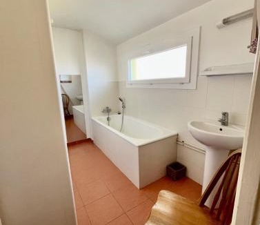Dompierre-sur-Besbre House | les chaussons d'arlequine