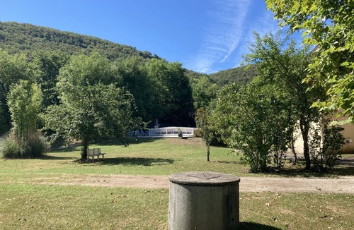 Calvignac House | Les Costes, Calvignac. Large house with pool. Close to the river.