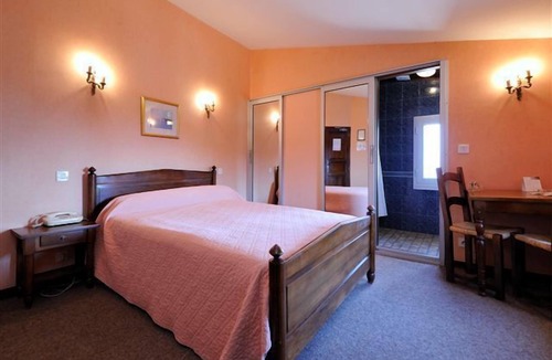 Le Barroux Hotel | Les Géraniums