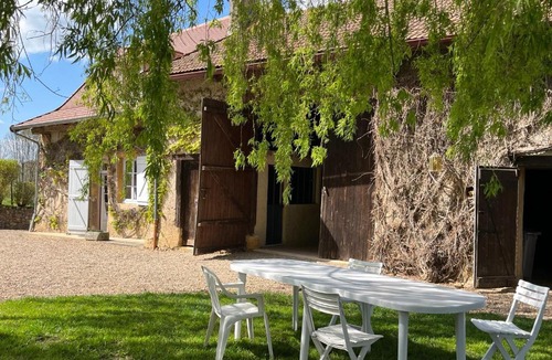Semur-en-Brionnais House | Les Granges de Semur-en-Brionnais with heated poo