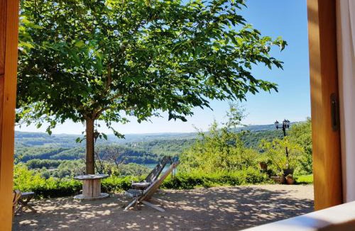 Castelnau-de-Mandailles Bed & Breakfast | Les Hôtes du Lac, Chambres et tables d'hôtes