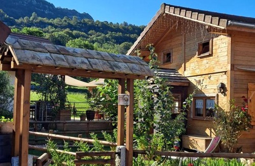 Saint-Pierre-de-Curtille Bed & Breakfast | Les inséparables