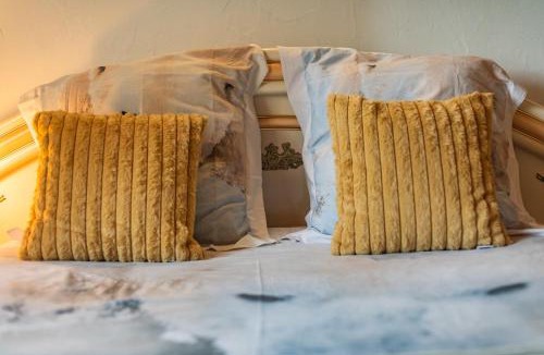 Colombier-le-Vieux Bed & Breakfast | Les Issignols - Chambre d'hotes